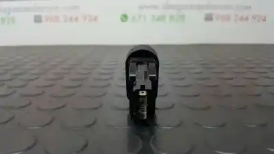 Peça sobressalente para automóvel em segunda mão botão / interruptor elevador vidro dianteiro esquerdo por dacia duster laureate 4x2 referências oem iam 8200602227  