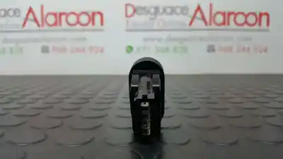 Peça sobressalente para automóvel em segunda mão botão / interruptor elevador vidro dianteiro direito por dacia duster laureate 4x2 referências oem iam 8200602227  