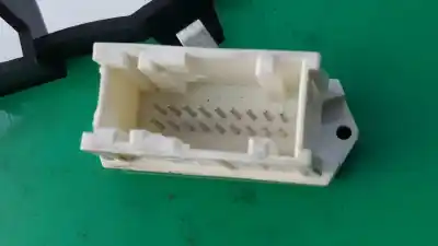 Peça sobressalente para automóvel em segunda mão quadrante por peugeot 207 confort referências oem iam 6103cs a2c53065547 a2c53190331 / 9662503880