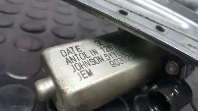 Second-hand car spare part passenger side right window regulator for dacia sandero stepway oem iam references 8200733828  82007338280