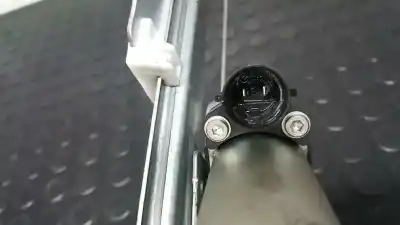 Second-hand car spare part passenger side right window regulator for dacia sandero stepway oem iam references 8200733828  82007338280