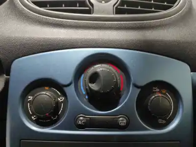 Second-hand car spare part heating / air conditioning control panel for renault clio iii exception oem iam references 7701070473 69597003 69590001