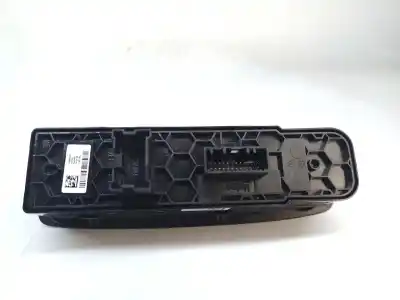 Recambio de automóvil de segunda mano de mando elevalunas delantero izquierdo para renault megane iv berlina 5p zen referencias oem iam 254012952r  