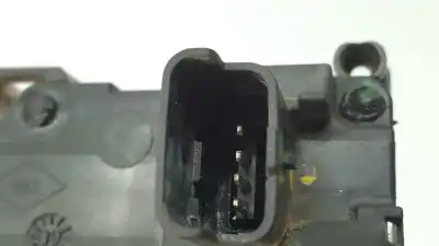 Second-hand car spare part rear left door lock for renault clio iii authentique oem iam references 8200300128  