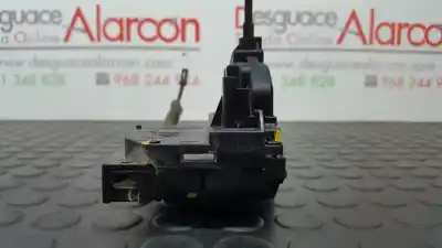 Second-hand car spare part front right door lock for renault clio iii authentique oem iam references 8200300125  