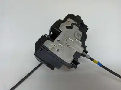 Second-hand car spare part rear right door lock for nissan note (e11e) acenta oem iam references 825009u100  825009u10b