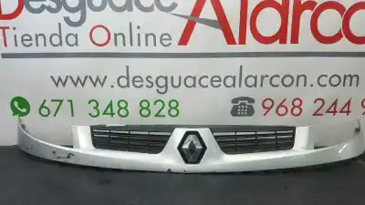 Автозапчастина б/у ПЕРЕДНЯ РЕШІТА для RENAULT KANGOO (F/KC0)  Посилання на OEM IAM 7701062876  7701062877