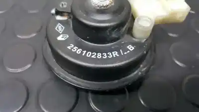 Second-hand car spare part horn for dacia duster laureate 4x2 oem iam references 256102833r  