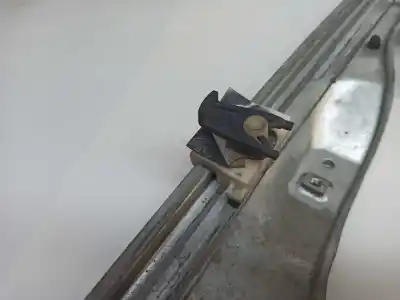 Second-hand car spare part driver left window regulator for renault clio iii authentique oem iam references 8200291145  981282103