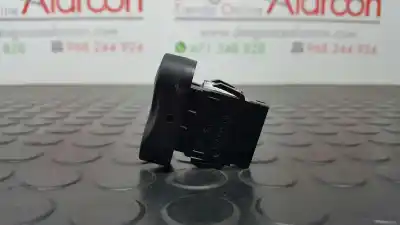Second-hand car spare part door lock switch for dacia duster laureate 4x2 oem iam references 8200870250  