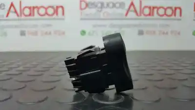 Second-hand car spare part door lock switch for dacia duster laureate 4x2 oem iam references 8200870250  