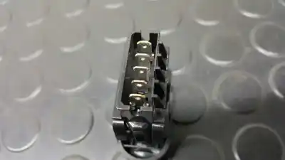 Second-hand car spare part door lock switch for dacia duster laureate 4x2 oem iam references 8200870250  