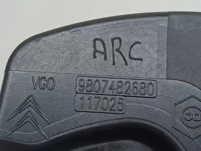 Автозапчастина б/у зовнішній пливний колпак для citroen c4 picasso feel посилання на oem iam 9807428680 9802742580 / 9815703880 9676129480 / 9807482680