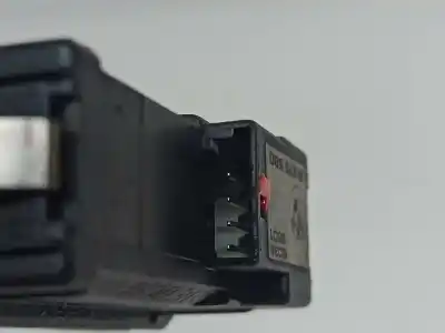 Second-hand car spare part tailgate button for bmw serie 7 (e65/e66) 4.0 740d oem iam references 8375580  61318375580