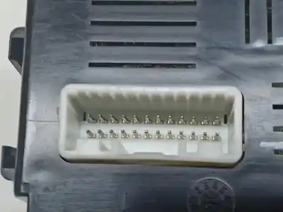 Second-hand car spare part electronic module for renault clio iii authentique oem iam references 8200343733  