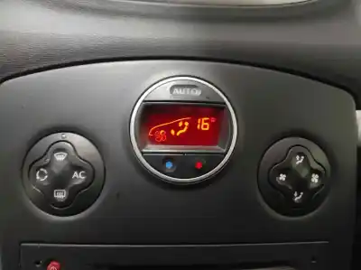 Second-hand car spare part climate control for renault clio iii confort expression oem iam references 8200296683  69340020