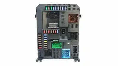 Pièce détachée automobile d'occasion boîtes à fusibles pour peugeot 208 allure références oem iam 9678355980