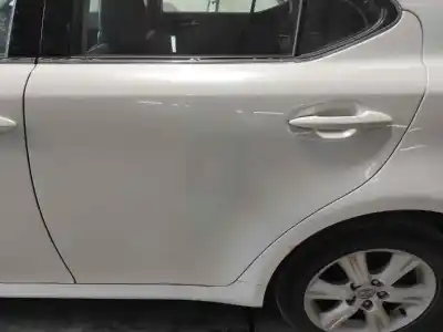 Автозапчастина б/у двері задні ліві для lexus is200 (ds2/is2) 220d посилання на oem iam 6700453040 blanco 077 