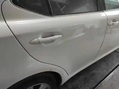 Автозапчастина б/у двері задні праві для lexus is200 (ds2/is2) 220d посилання на oem iam 6700353040 blanco 077 