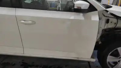 Автозапчасти б/у дверь передняя правая за skoda fabia combi 1.0 tsi ссылки oem iam 6v0831052a blanco 9p / f9e 