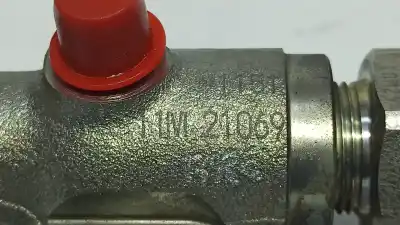 Автозапчасти б/у рампа инжектора за mazda cx-7 (er) active ссылки oem iam r2aa13gc0a  r2aa-13-gc0a