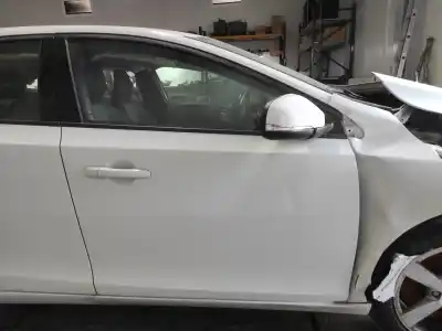 Second-hand car spare part front right door for volvo v40 kinetic oem iam references 32321019 blanco 61400 31278420