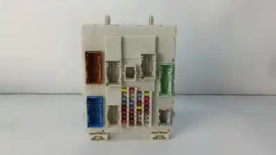 Peça sobressalente para automóvel em segunda mão caixa de fusíveis e relés por volvo v40 momentum referências oem iam 31453132