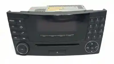 Peça sobressalente para automóvel em segunda mão Sistema De áudio / Rádio Cd por MERCEDES CLASE E (W211) BERLINA E 270 CDI (211.016) Referências OEM IAM A2118209889  