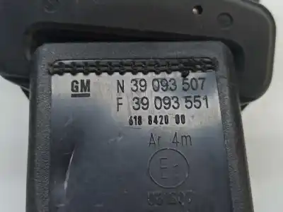 Автозапчасти б/у центральный задний ремень безопасности за opel zafira (c) selective start/stop ссылки oem iam 39093507 13332245 39093551