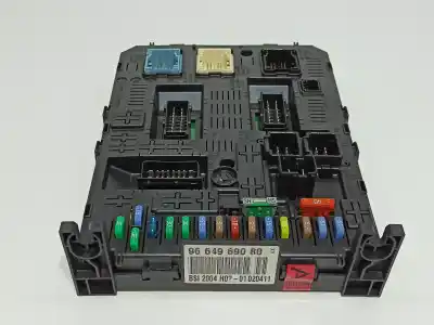 Pièce détachée automobile d'occasion boîtes à fusibles pour peugeot 607 (s2) básico références oem iam 6500ck  9664969080