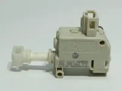 Автозапчасти б/у наружная крышка двигателя топливо за volkswagen passat variant (3c5) advance ссылки oem iam 3c0810773  3c0810773a