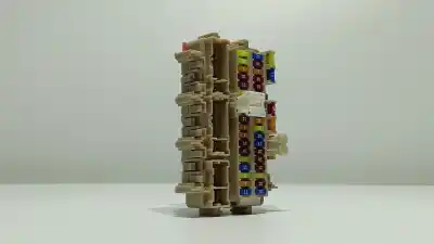 Second-hand car spare part fuse box unit for nissan x-trail (t32) 360 4x4 oem iam references 243504cl0b  4cl0b Second-hand car spare part fuse box unit for nissan x-trail (t32) 360 4x4 oem iam references 243504cl0b  4cl0b