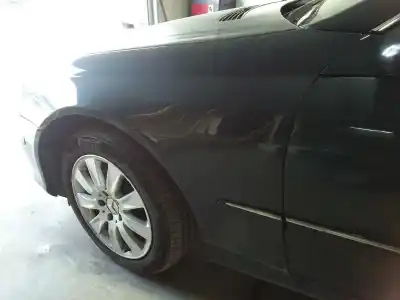Gebrauchtes Autoersatzteil kotflügel vorne links zum mercedes clase clk (w209) coupe 240 (209.361) oem-iam-referenzen a2098800318 189 smaragdschwarz-metalliclack 