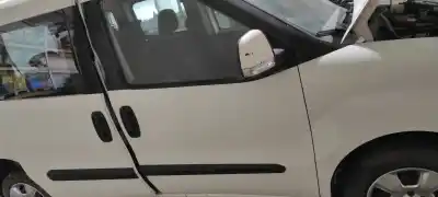 Pièce détachée automobile d'occasion PORTE AVANT DROITE pour FIAT DOBLO II CARGO (263)  Références OEM IAM 51987628 51810422 / BIANCO BANCHISA VR-249 BLANCO 52155064