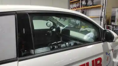 Pezzo di ricambio per auto di seconda mano Luna Anteriore Destra per FIAT 500 E NEW 500 ICON HB Riferimenti OEM IAM 52138085  