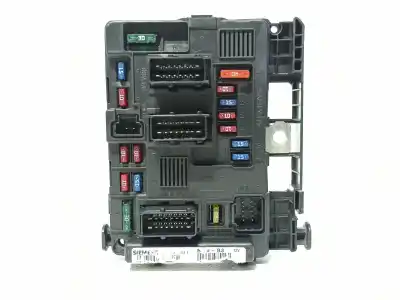 İkinci el araba yedek parçası Röle/sigorta Kutusu için CITROEN C3 1.4 HDi Satisfaction OEM IAM referansları 6500Y1  6500Y3