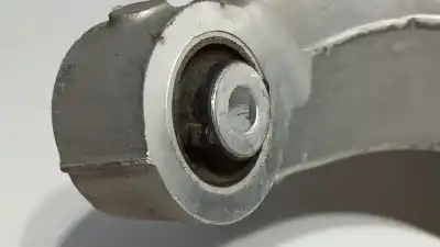 Автозапчасти б/у задний левый нижний рычаг подвески за land rover range rover evoque 1.5l hibrido enchufable (phev) ссылки oem iam lr175610 lk725b531ab / lk725b531ac / lr137508 lk72-5b531-aa / lk725b531aa