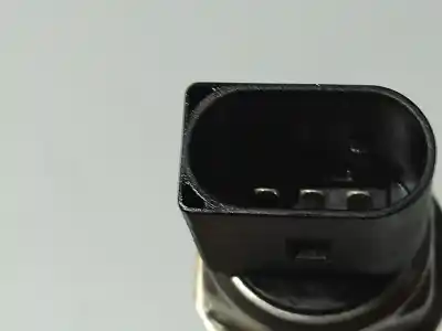 Автозапчастина б/у рампа инжектора для skoda octavia combi (5e5) active посилання на oem iam 04l130089b  04l089b