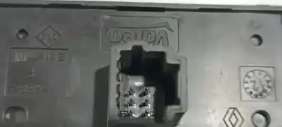 Second-hand car spare part hazard warning lights for renault kangoo emotion oem iam references 252105246r  