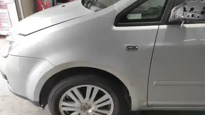 Автозапчасти б/у левое переднее крыло за FORD FOCUS C-MAX (CAP) Ambiente (D) ссылки OEM IAM 1474084  