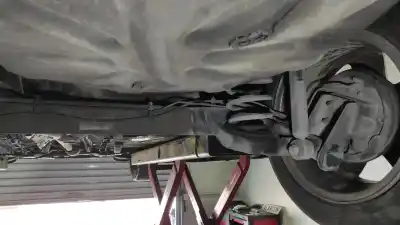 Автозапчастина б/у задня вісь для renault clio ii fase ii (b/cb0) authentique посилання на oem iam 7701473857  