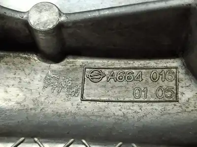 Pezzo di ricambio per auto di seconda mano coperchio bilanciere per ssangyong kyron 200 xdi limited riferimenti oem iam 6640100130  a6640160105