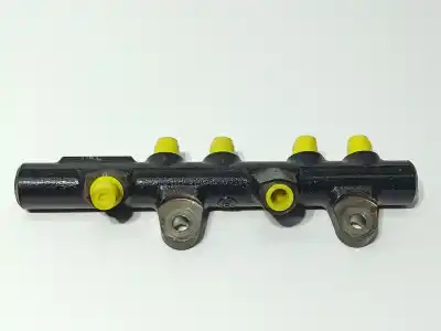 Автозапчастина б/у рампа инжектора для renault kangoo expression посилання на oem iam 175215346r  8201157327
