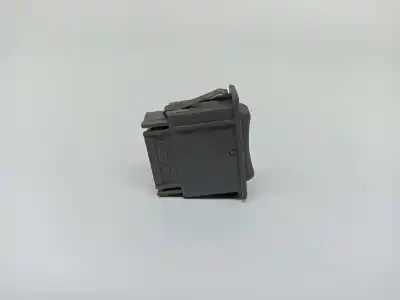 Peça sobressalente para automóvel em segunda mão botão / interruptor elevador vidro dianteiro direito por seat malaga glx referências oem iam   