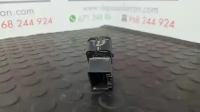 Peça sobressalente para automóvel em segunda mão botão / interruptor elevador vidro traseiro direito por land rover freelander familiarsport referências oem iam yuf500060puy