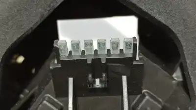 Pezzo di ricambio per auto di seconda mano portalampada per opel corsa d cosmo riferimenti oem iam 93189101  89037877a