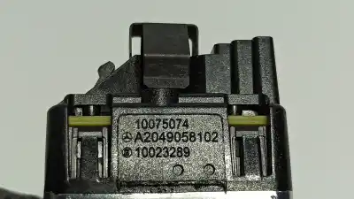 Tweedehands auto-onderdeel SCHAKELAAR RECHTS VOOR RUIT voor MERCEDES-BENZ CLASE CLA (W117) CLA 200 CDI (117.308) OEM IAM-referenties A2049058102  