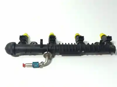 Recambio de automóvil de segunda mano de RAMPA INYECTORA para OPEL CORSA C Club referencias OEM IAM 9157505  