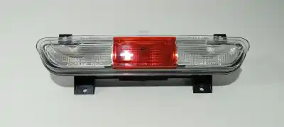 Recambio de automóvil de segunda mano de PILOTO TRASERO CENTRAL para FIAT 500 E NEW 500 ICON HB referencias OEM IAM 52140421  