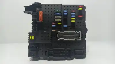 Peça sobressalente para automóvel em segunda mão Caixa De Fusíveis E Relés por VOLVO XC90 D5 Executive (7 asientos) (136kW) Referências OEM IAM 30786646  